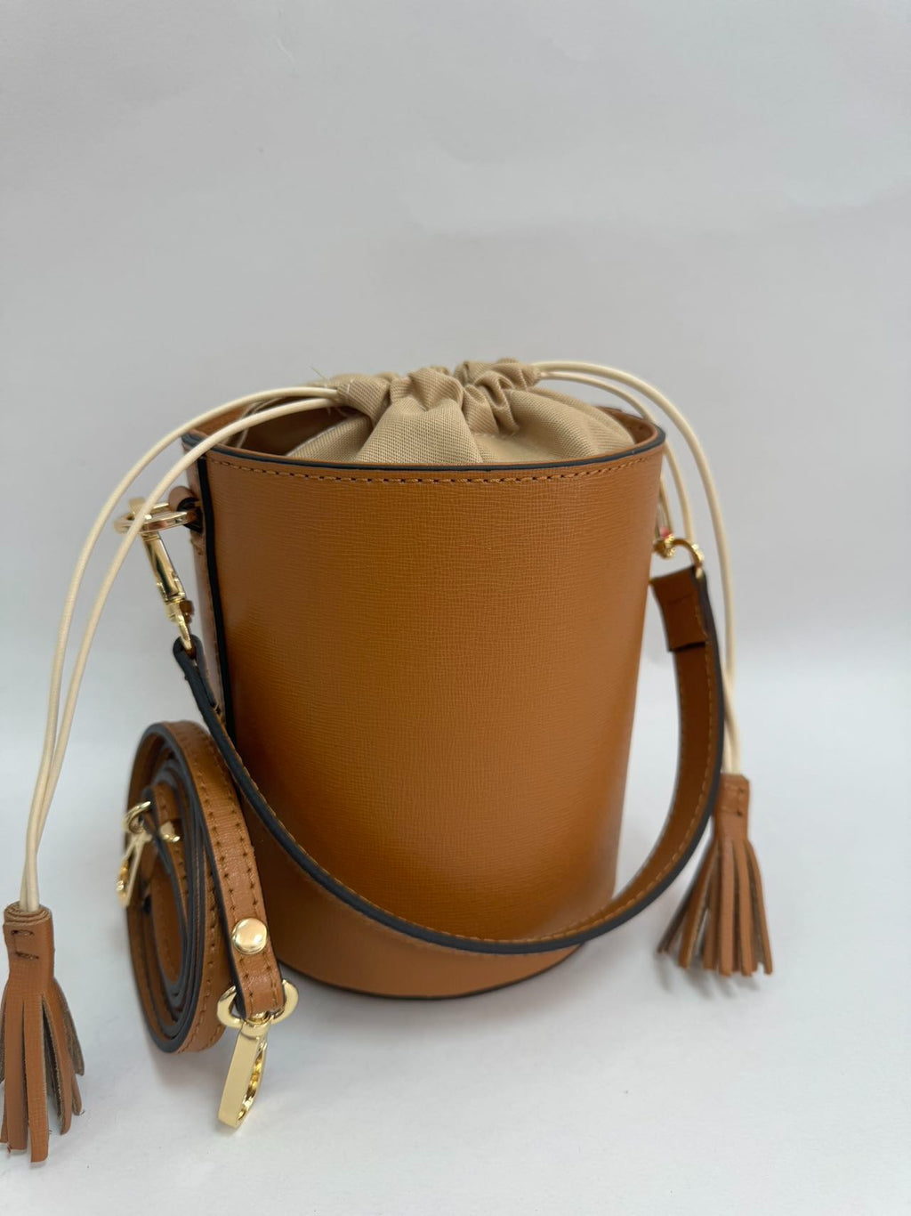 Tabac leather bucket bag - White lining