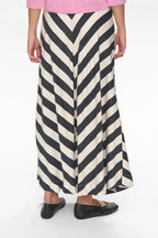 Numinzu Skirt