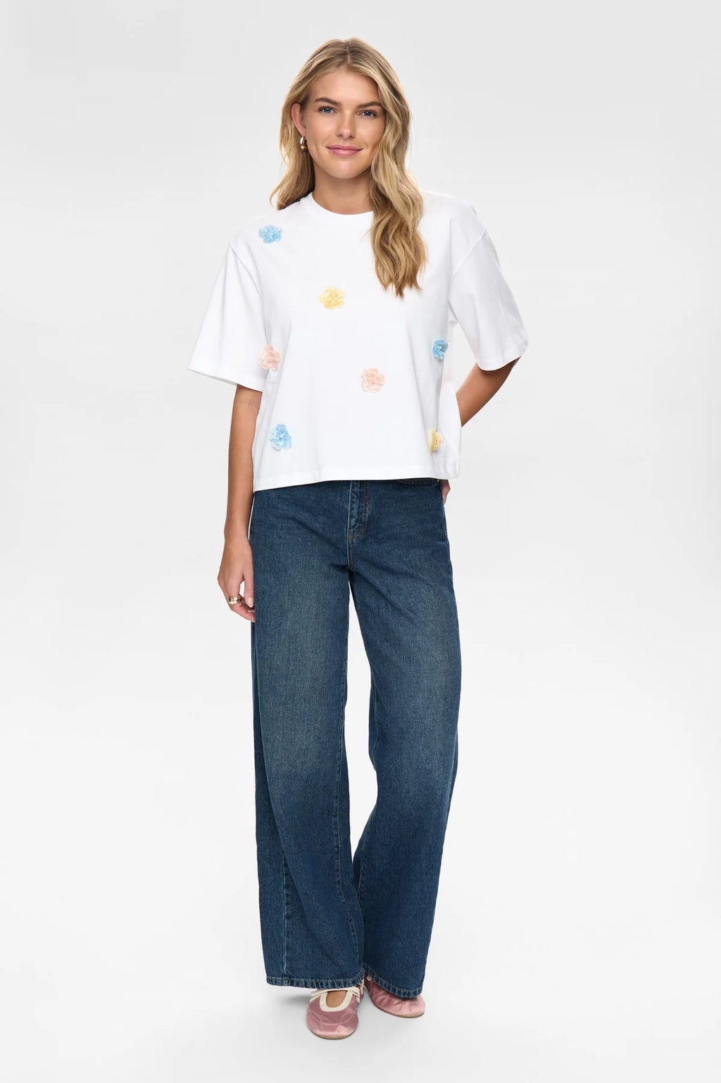 Nufleura Tshirt