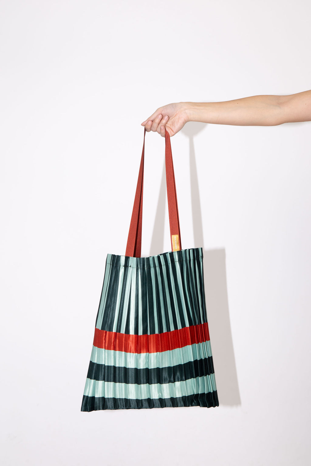Satin pleated bag Smeralda