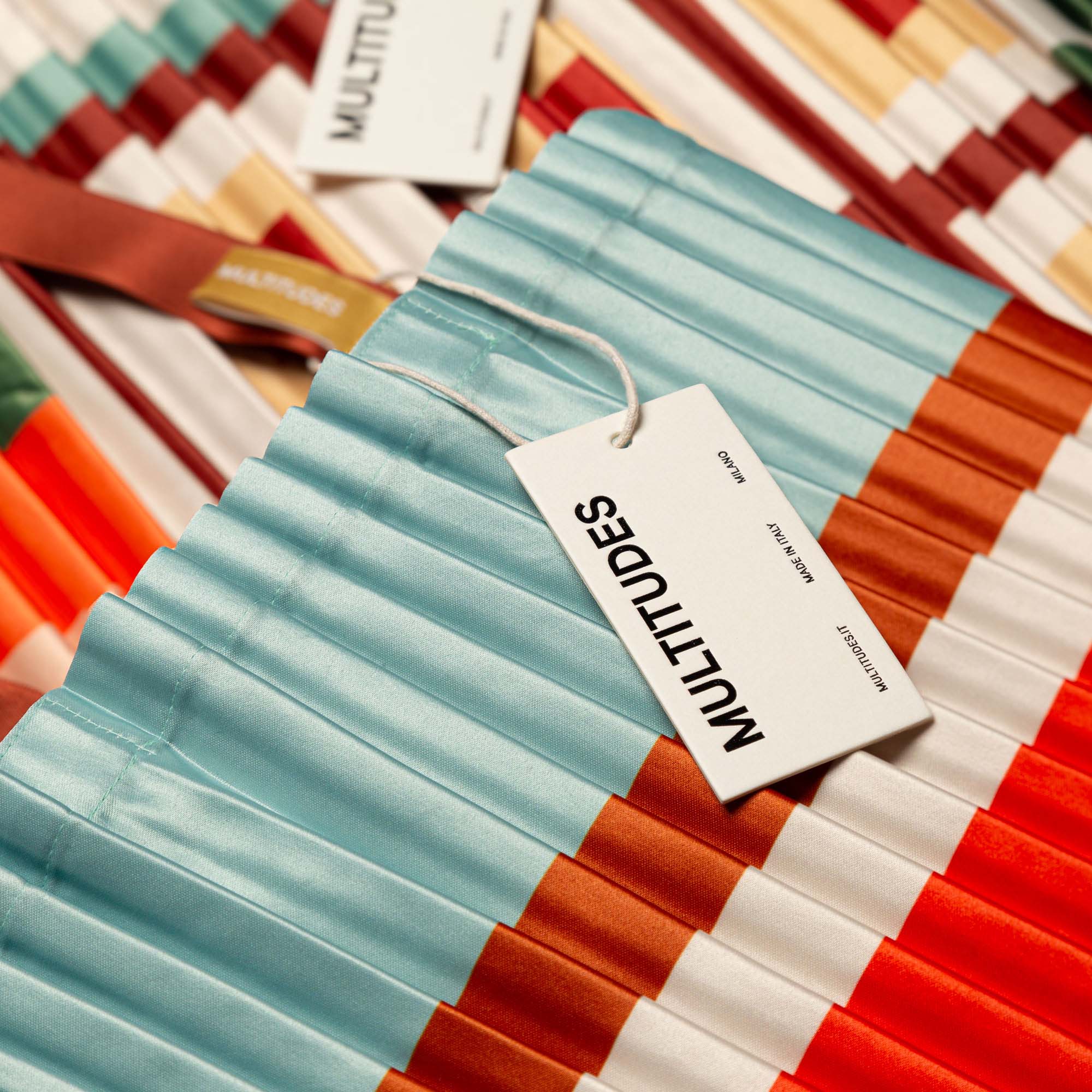 Satin pleated bag Orosei