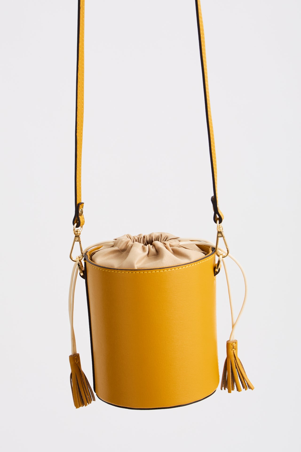 Yellow leather bucket bag - White lining