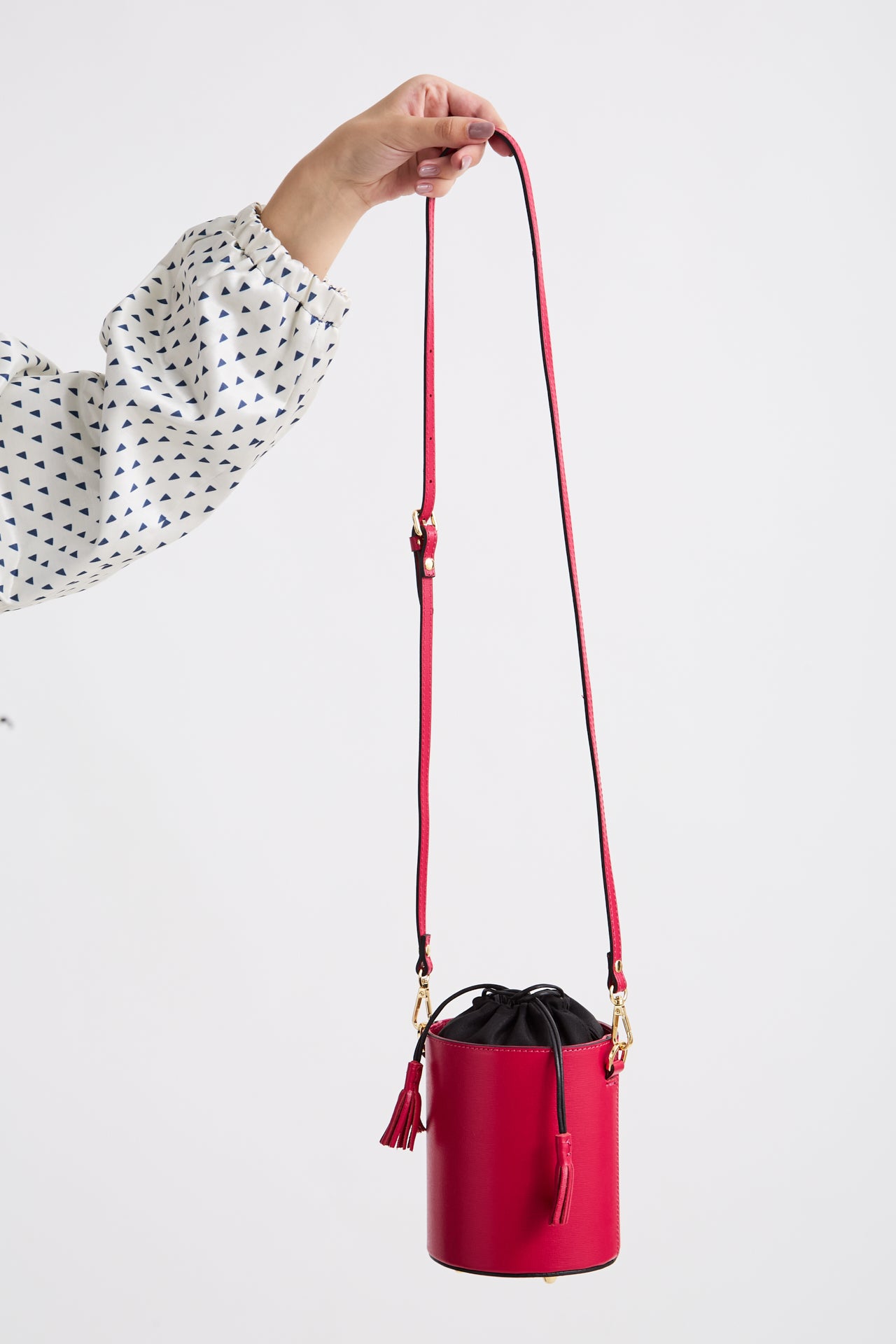 Fuchsia leather bucket bag