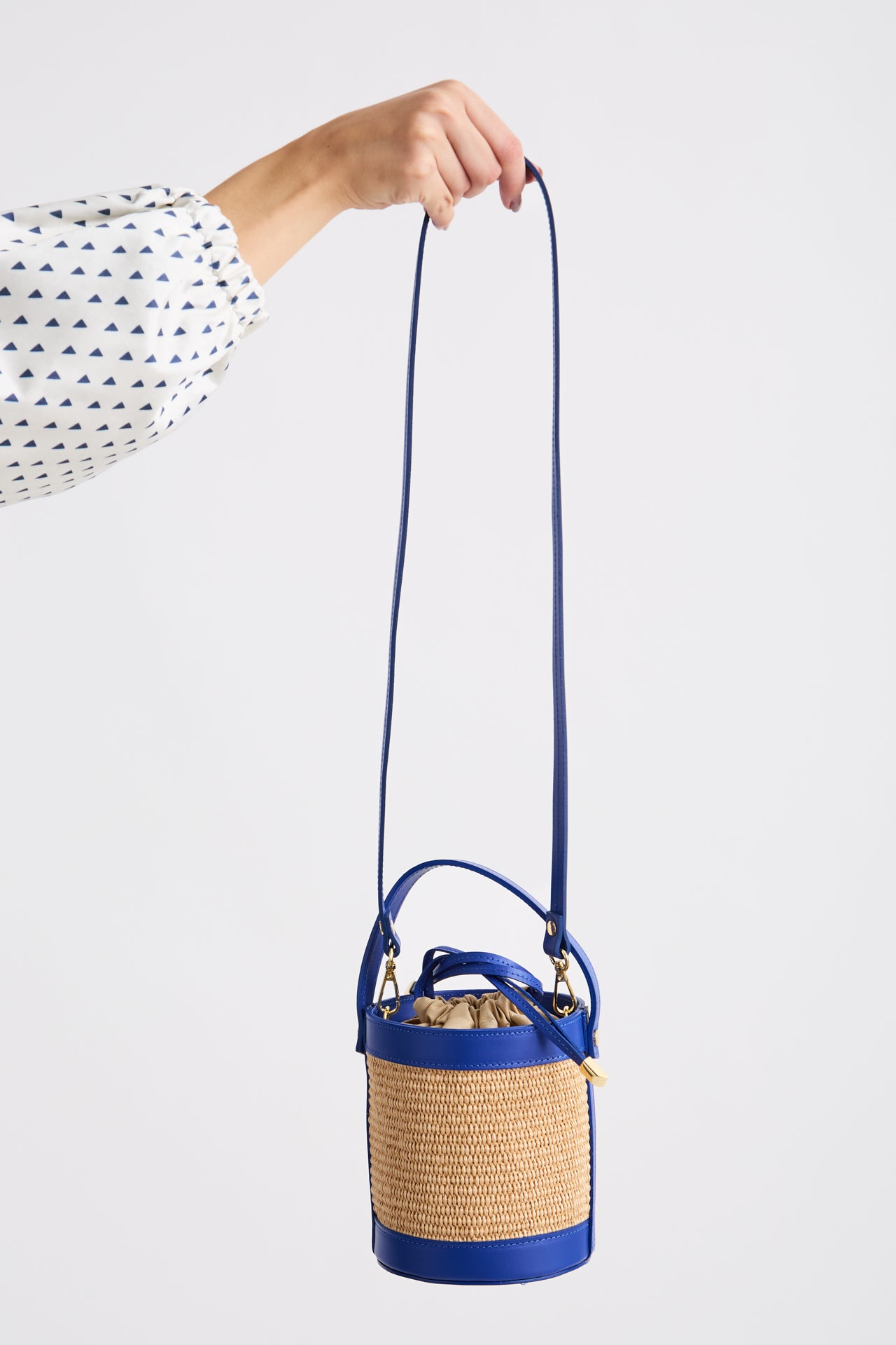 Blue Raffia Bucket bag